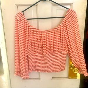 Cute off the shoulder top, perfect for fall!